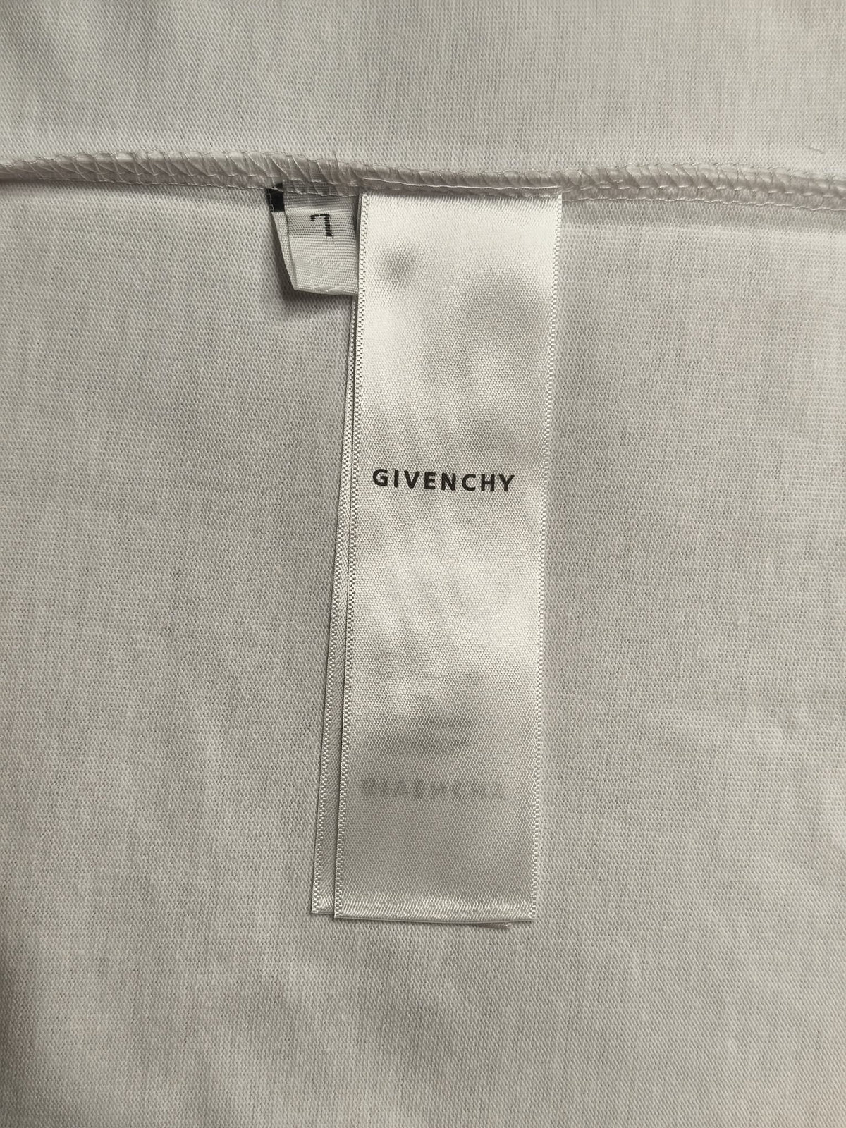 Givenchy 3D Luxury